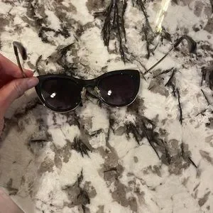 Alice + Olivia | Accessories | Alice Olivia Gansevoort  display picture 2